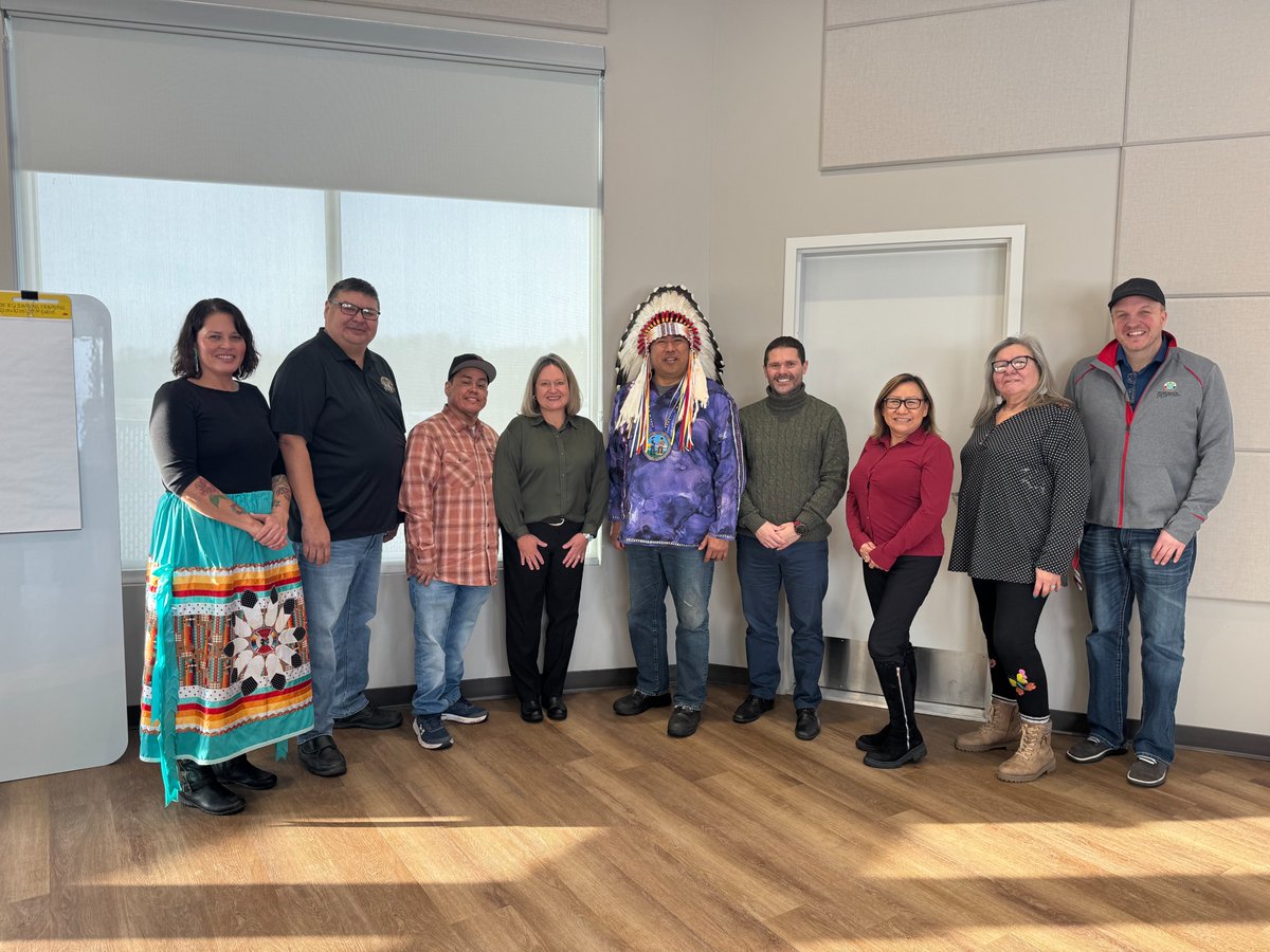 SamsonCree's tweet photo. Today, Chief and Council and Maskwacis Ambulance Authority met with Archus Canada and Medinet from the UK this morning to discuss bringing medical infrastructure and services to the Nipisihkopahk Medical Clinic.
#samsoncreenation #maskwacis #samsonmedicalclinic https://t.co/TsF1QkRIiv