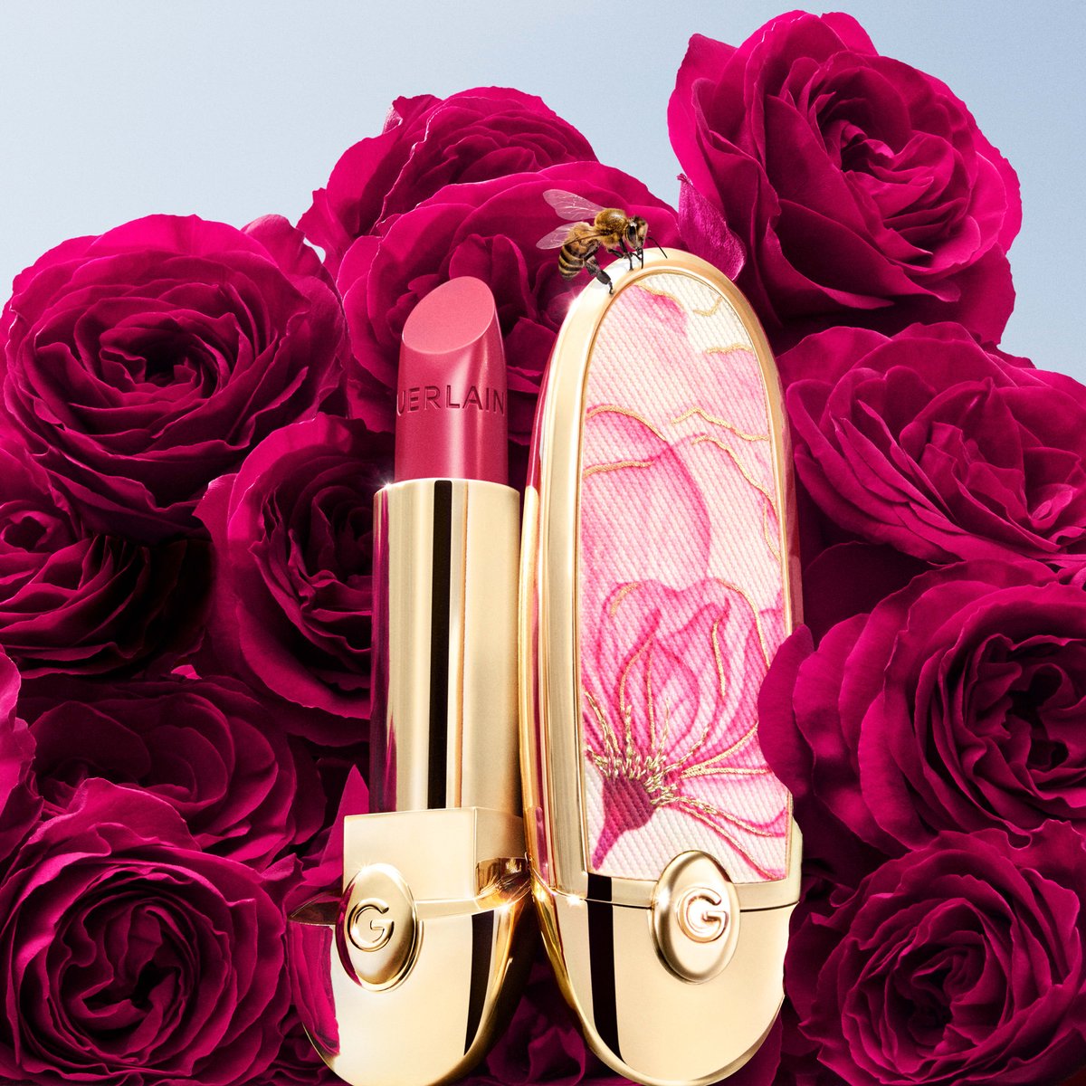 Guerlain's tweet photo. Love is a gift.​ This Valentine's Day, gift a seasonal surprise to cherish and charm, from the moment the ribbon's untied.​

Swipe to discover the Guerlain Art of Personalisation, to be explored at https://t.co/3C9BV0yBNf and in Guerlain boutiques.​

#Guerlain #ValentinesDay