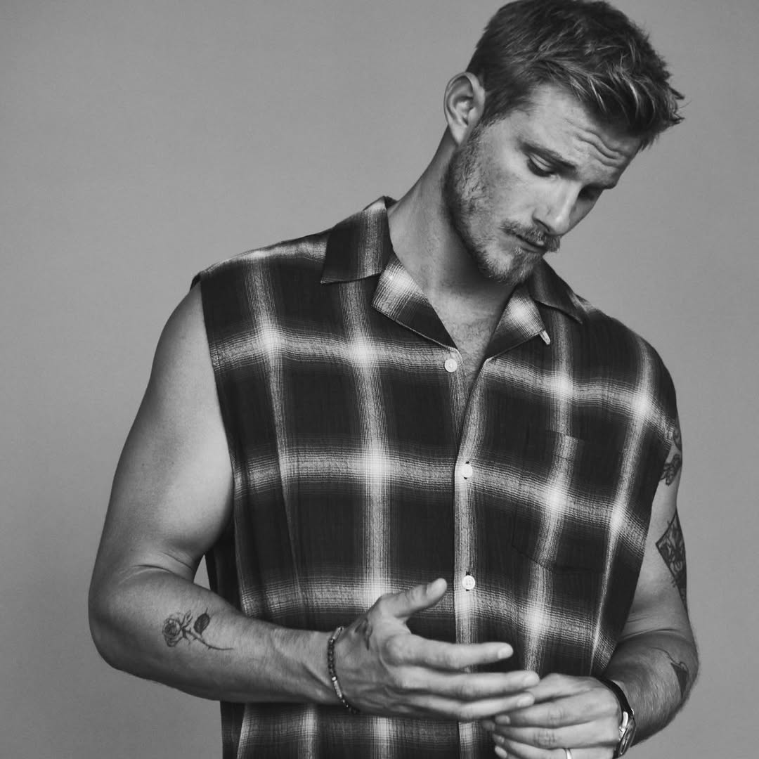 AGoldenSoul_'s tweet photo. Holi 👻🖤

#FreeRol #FR https://t.co/hb4edsJrDj
