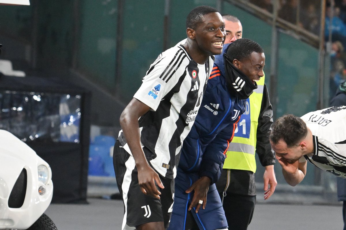 🚨 𝗥𝗔𝗡𝗗𝗔𝗟 𝗞𝗢𝗟𝗢 𝗠𝗨𝗔𝗡𝗜🇫🇷 𝗕𝗨𝗧𝗘𝗨𝗥 𝗔𝗩𝗘𝗖 𝗟𝗔 𝗝𝗨𝗩𝗘𝗡𝗧𝗨𝗦 ! 🥵🤯

Depuis son arrivée à Turin, le Français c’est : 

⚽️ vs Como
⚽️⚽️ vs Empoli
⚽️ vs Naples

RKM est de retour ! ✨