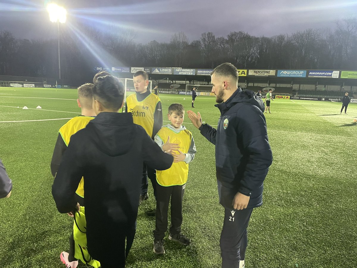 TNS Foundation (@tns_foundation) on Twitter photo ๐ด๓ ง๓ ข๓ ท๓ ฌ๓ ณ๓ ฟ Sion Bradley, Gwion Dafydd, and Leo Smith from the <a href="/tnsfc/">The New Saints FC</a> menโs first-team were present at our Teen Saints session this evening.
The group loved having all three join in on the games, before having a Q and A, and taking a few pictures. ๐ธ
#TNSFCFoundation ๐ด๓ ง๓ ข๓ ท๓ ฌ๓ ณ๓ ฟ Sion Bradley, Gwion Dafydd, and Leo Smith from the <a href="/tnsfc/">The New Saints FC</a> menโs first-team were present at our Teen Saints session this evening.
The group loved having all three join in on the games, before having a Q and A, and taking a few pictures. ๐ธ
#TNSFCFoundation