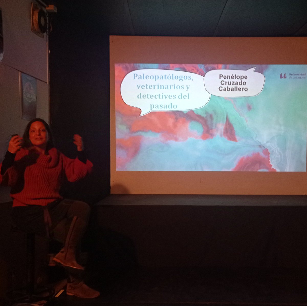 Genial la charla de <a href="/Paleosakura/">Penélope</a>!! Paleopatólogos, veterinarios y detectives del pasado!!