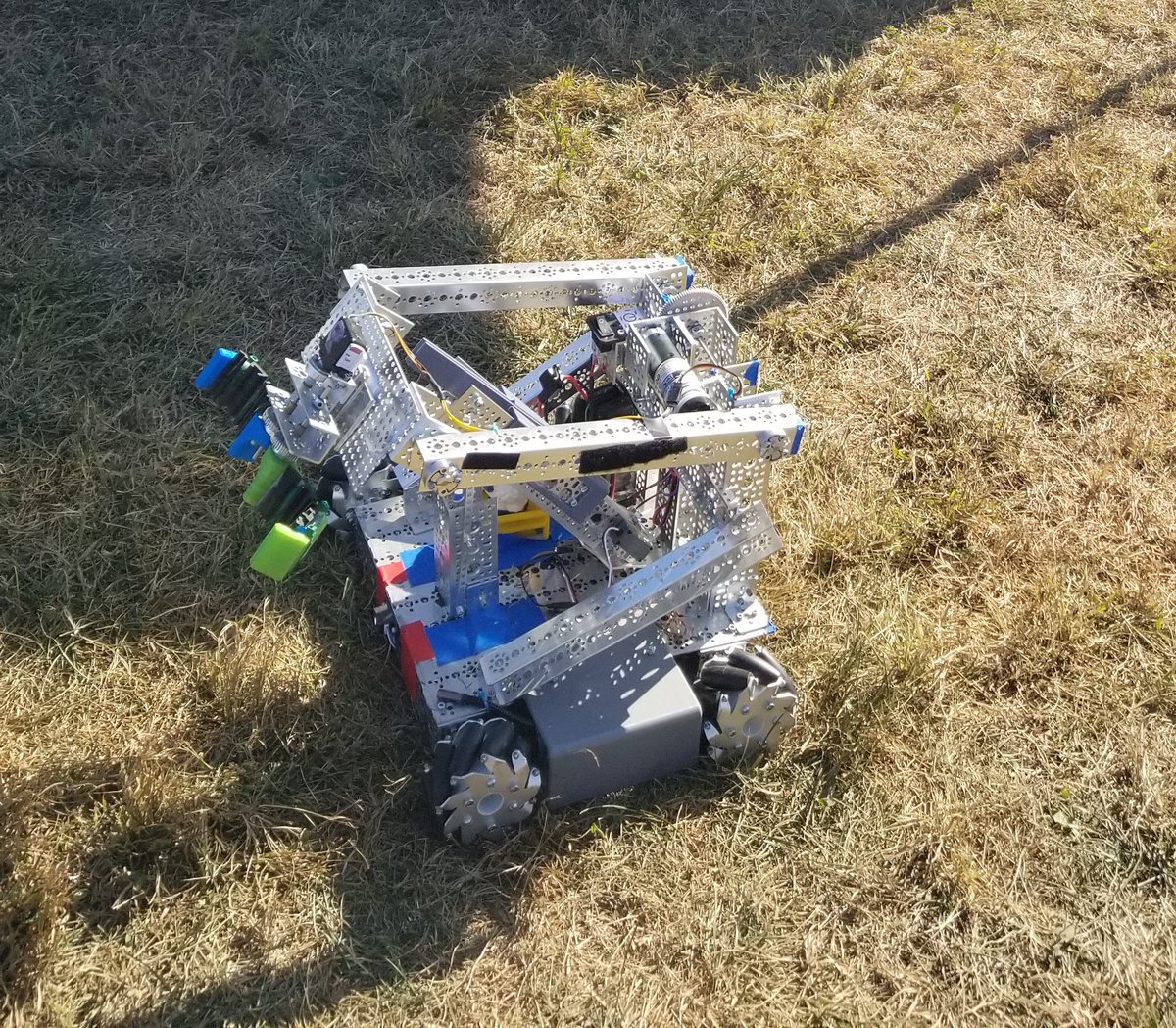 FRIDAY GIRL SCOUT FEATURE ✨💚 Meet Girl Scout Volunteer Susan! A leader for more than 10 years, Susan runs the Girl Scouts’ Robotics Club, giving girls the opportunity to design, build, and program a complete robot.🤖👩‍💻 #fridayfeature