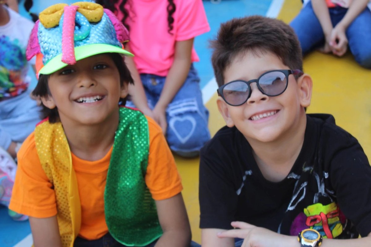islasalle's tweet photo. Esta mañana vivimos con gran alegría la lectura del Bando 2025, dando inicio oficial a nuestra gran fiesta carnavalera. Un momento lleno de emoción, bailes representativos y el espíritu festivo que nos une. 
#CarnavalLasallista2025 #Bando2025 
@chatellaoficial https://t.co/Po2RWFUsc8
