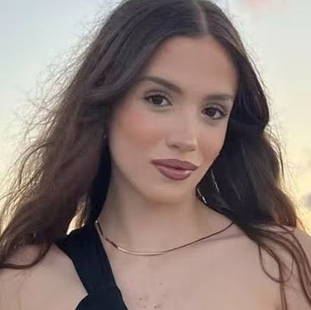 losexpulsados's tweet photo. MARIANNE GONZAGA Y LA DOBLE MORAL

La disque influencer MARIANNE GONZAGA apuñaló 12 veces con cuchillos de cocina a Valentina Gilbert, la novia de su ex novio, y esto es INTENTO DE FEMINICIDIO, sea donde sea, y se debe sentenciar y juzgar igual que al fofo Márquez asi que no vengan con jaladas diciendo que esto no es igual o peor que lo que hizo el impresentable del fofo, hay que recordar que las mujeres también pueden ser feminicidas. Pero leo a varios diciendo que se le debe juzgar menos solo por el hecho de ser mujer, la oda a la doble moral.