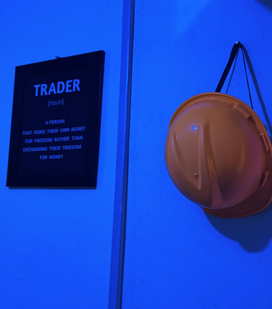 Sholly_Pee1's tweet photo. I’m a FULL-TIME Funded Trader and I’m in my 3rd year studying Engineering 

Here’s how I balance Trading &amp; Academics : 

🧵 https://t.co/rs1mJgYPOE