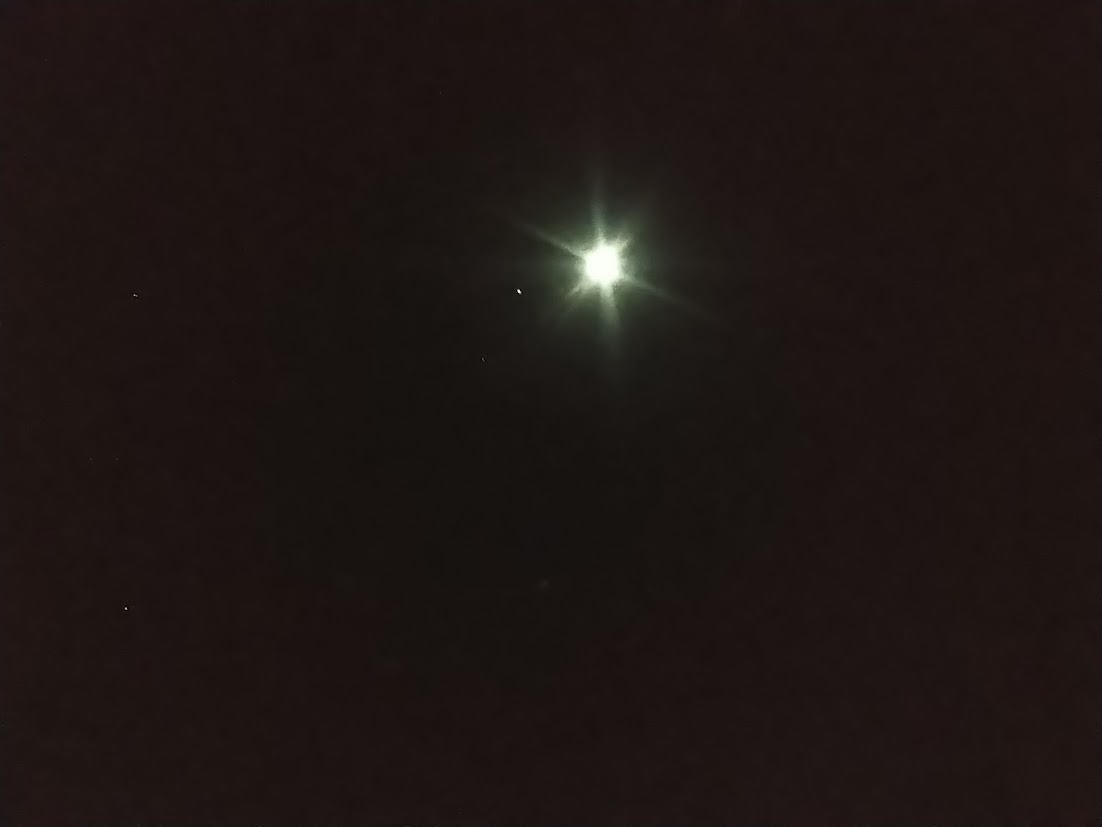 Gez56's tweet photo. I'm not very good at night pics, but last night I took a star..... 🙏
#StarLight  #StarBright  #MakeAWish https://t.co/4p3GmmUhF1
