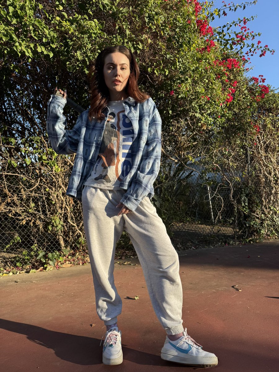 guyiamrandom's tweet image. What would you rate me from 1-10 🥰🤔