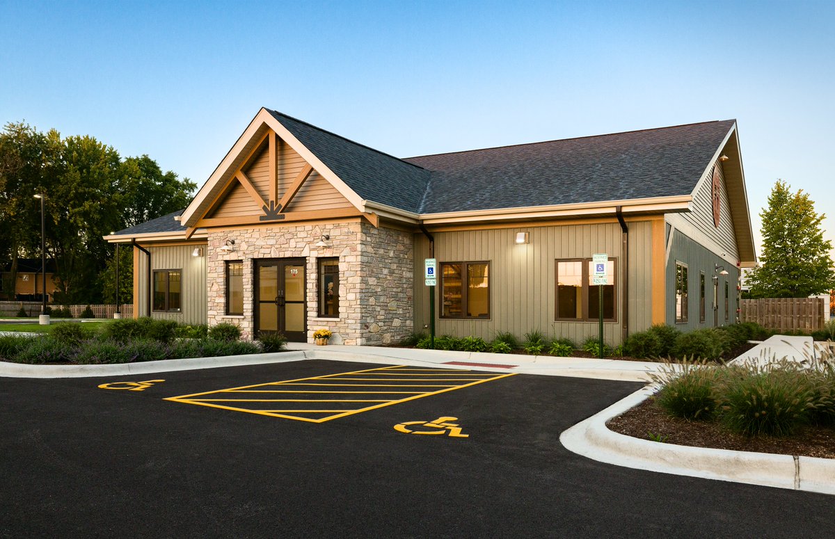 APEXDB's tweet image. We love our pets! That&apos;s why we&apos;re doing everything we can to make their next trip to the vet as stress-free as possible. Which of these Apex veterinarian office designs is your favorite?

#Apex #VeterinaryDesign #HealthCareConstruction #AnimalHospitalDesign #AnimalHospital