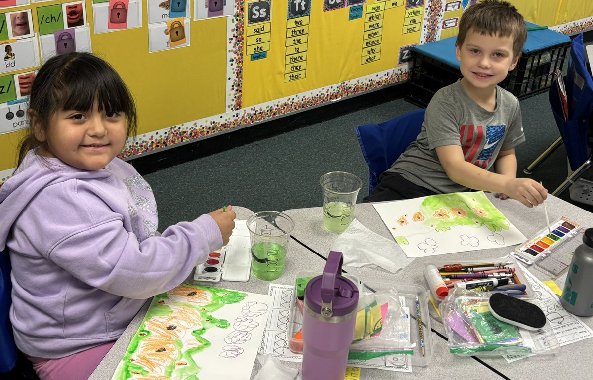 SweetlifeofArt's tweet photo. Inspired by Vincent Van Gogh “Poppy Flowers,” kindergartners painted with only the #secondarycolors to create landscapes. #BeEvergreen #kindergartenart #IBelongInEvergreen @NAEA @artinstitutechi https://t.co/8mERswifUQ