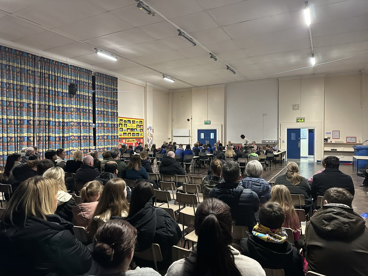 We are delighted to host Camlin Credit Union’s schools’ table quiz in school tonight. The teams are about to start answering the questions. We wish all the competitors well.