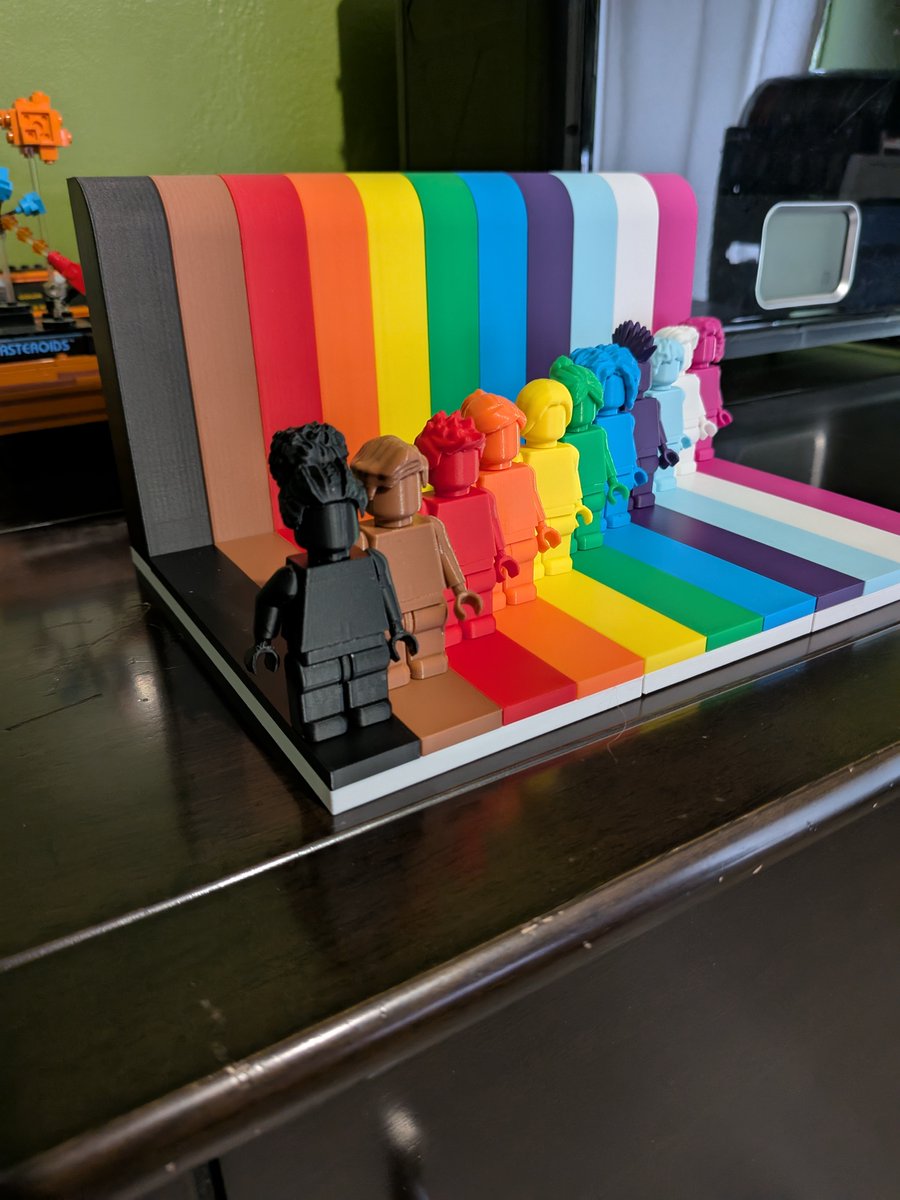 I3onkersTv's tweet image. Here it is, my first model I made from scratch. The hair is not my creation. That credit goes to BillLab on MakerWorld. The fact that I was able to learn enough @Shapr3D within 3 weeks to get it done kinda blows my mind.
makerworld.com/en/models/1083…