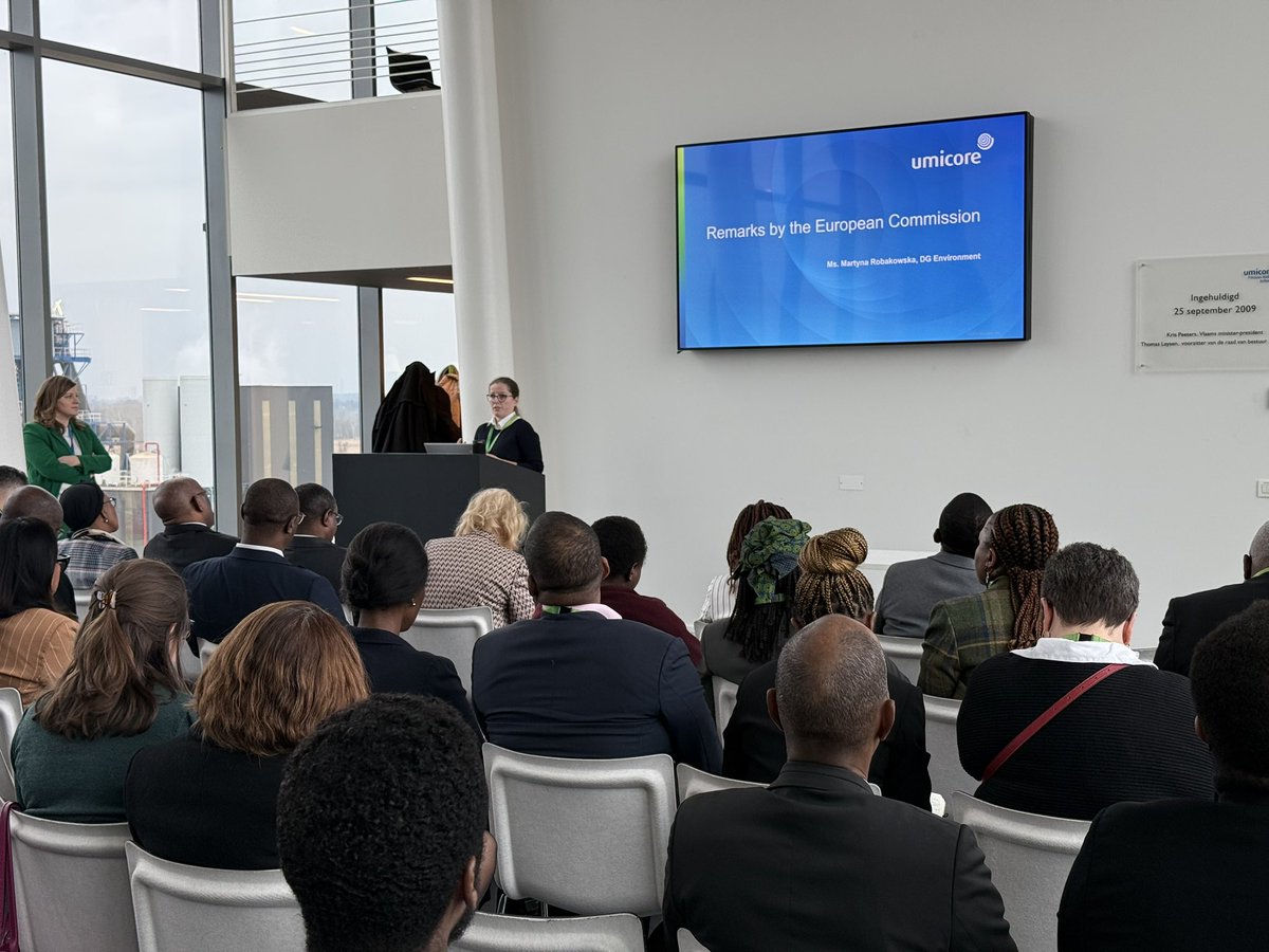 His Excellency Georges Rebelo Pinto Chikoti, Secretary-General of the OACPS and a group of OACPS Ambassadors on Friday visited Umicore’s Hoboken facility. The purpose of the visit was to be informed of the company’s electronic waste recycling systems. These advanced recycling