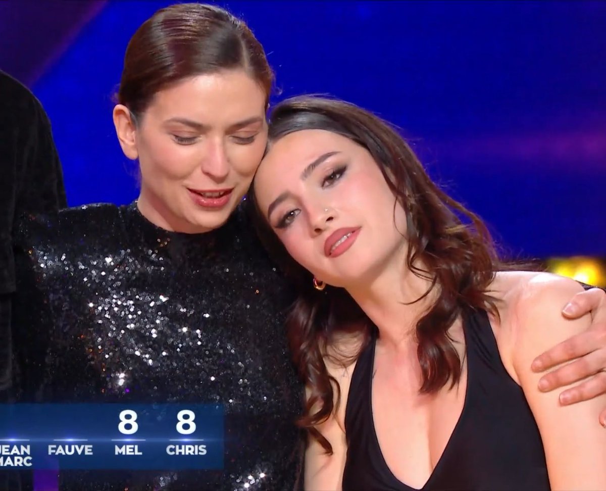poetskarma's tweet photo. L’amour qu’elles se portent ✨♥️ #DALS https://t.co/dSh5RMqjVx