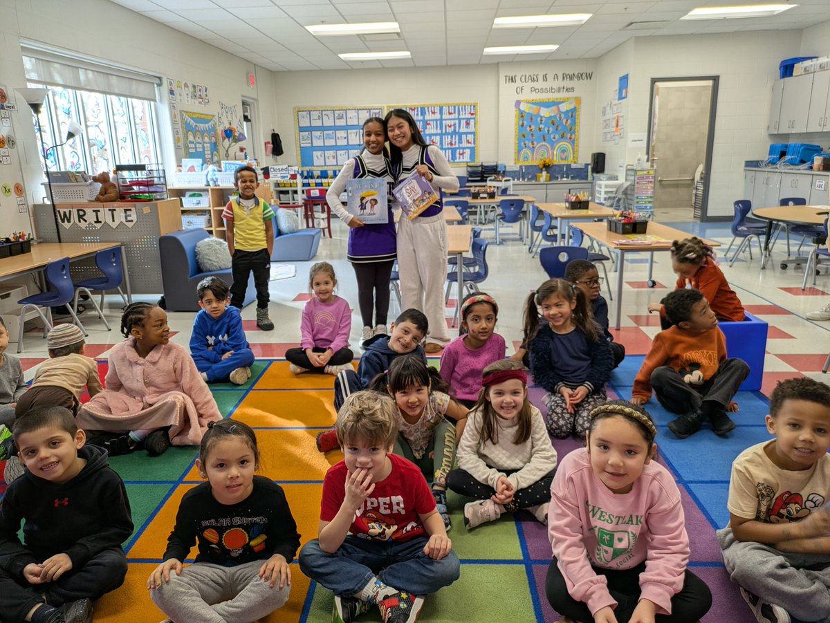 MeyerLib_SD735's tweet image. We celebrated World Read Aloud in our district by welcoming the @MCLibrary_SD735 Social Justice Club as guest readers in all our classrooms! 📚😍