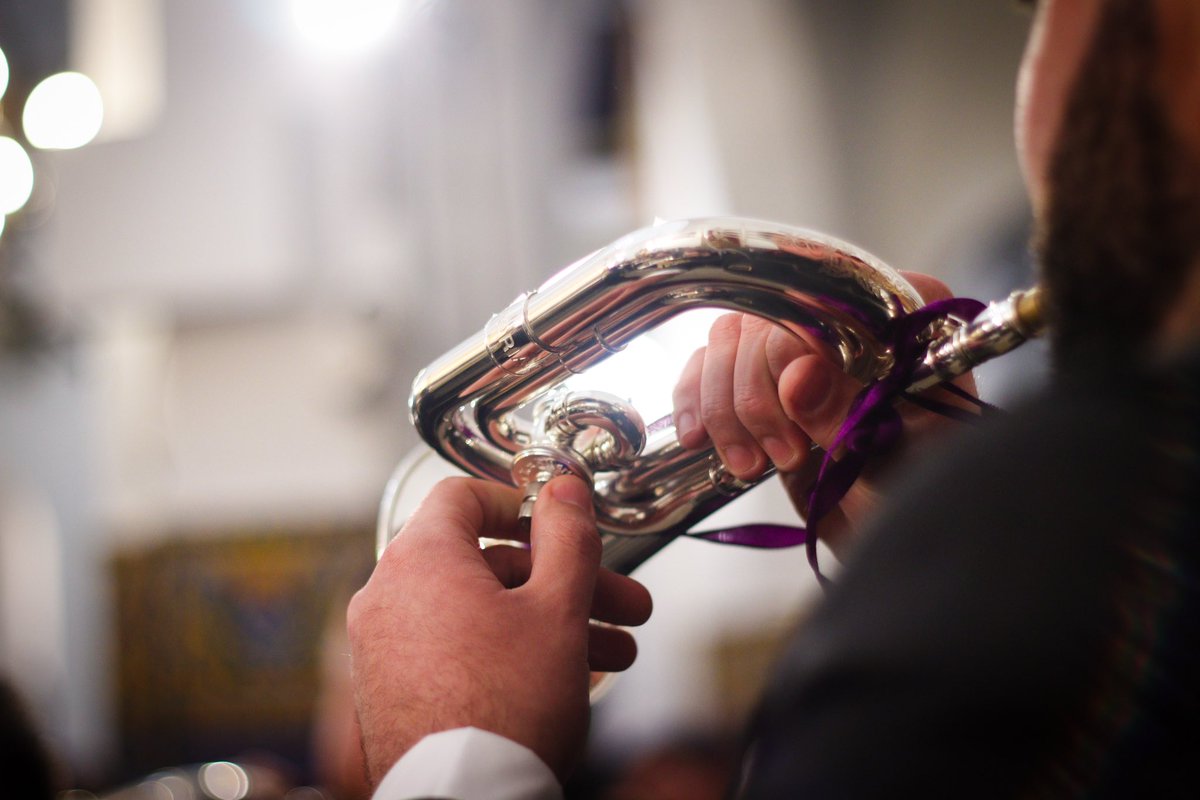 …con zapatos nuevos, <a href="/StomviOfficial/">Stomvi</a>.

🎼🎺🥁 #SuenaCigarreras