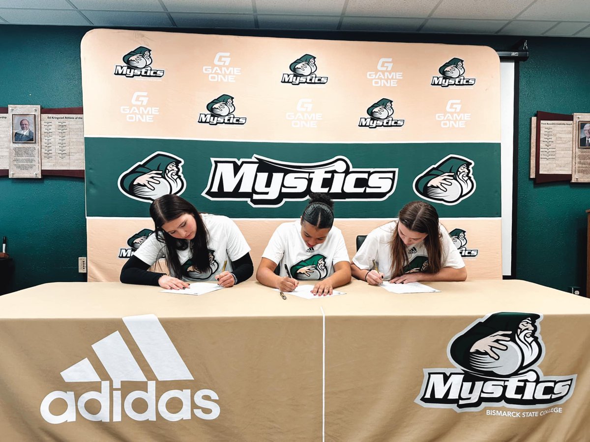 Start here. Stay here.
Congrats to our three women’s wrestling signees, Cadence, Kassidi, &amp; Adrian!
A new #MysticNation era… 
#GoMystics #RollStics
