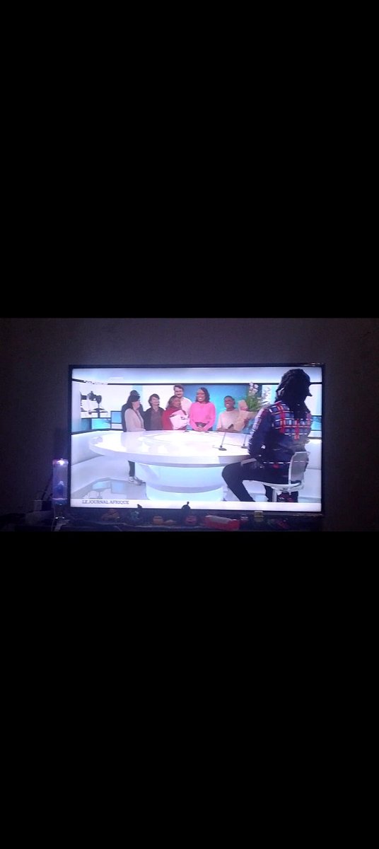 severin_schmitz's tweet photo. Je ne pouvais manquer ce moment émouvant, bon vent dans vos nouvelles ou continuité service #tchimbakaladays #tchimbakalabyetv5 https://t.co/eD9QyJv0xk