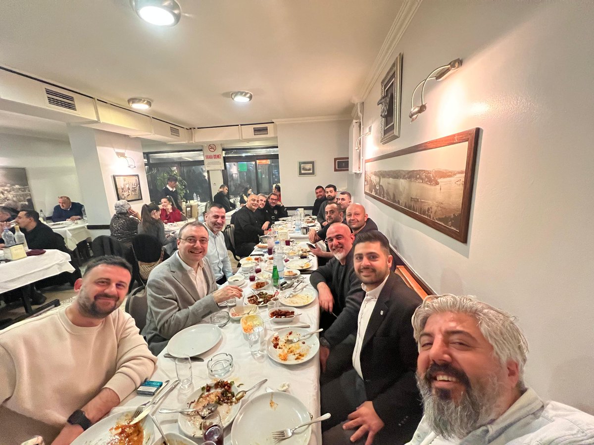 tunar_1903's tweet photo. Kalabalık olduğumuz için
Fotoğraf yamuk çıktı
Ama doğrularımız fazla
Beşiktaş menfaatleri doğrultusunda hareket etmeye devam... https://t.co/yamz8WGWRH