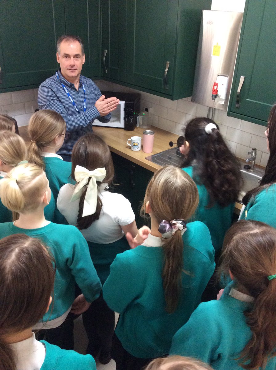 Lakeside_school's tweet image. James from @EnergySparks inspired our eco-monitor team to take action. #watchthisspace #changesahead #energysavers