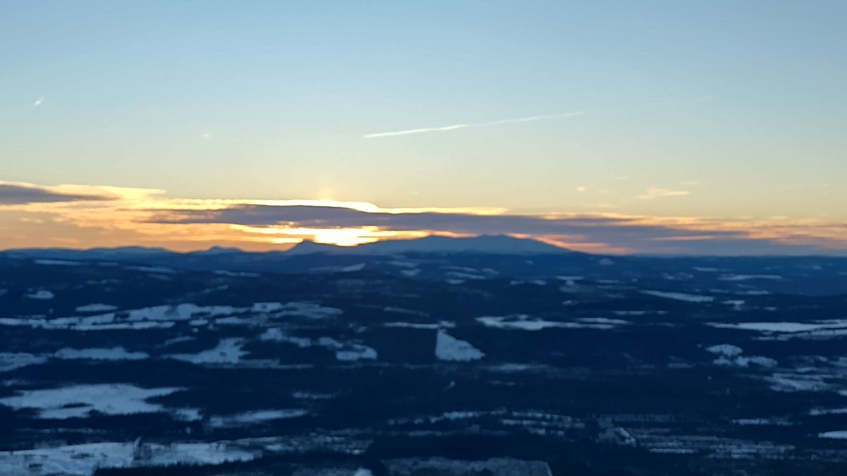 MattiasBrehag's tweet photo. Återhämtar. Få saker stärker en själ så mycket som skidåkning, fjäll och vidder.
#iMattias #vemdalsskalet #vemdalen https://t.co/whveCzUD8W