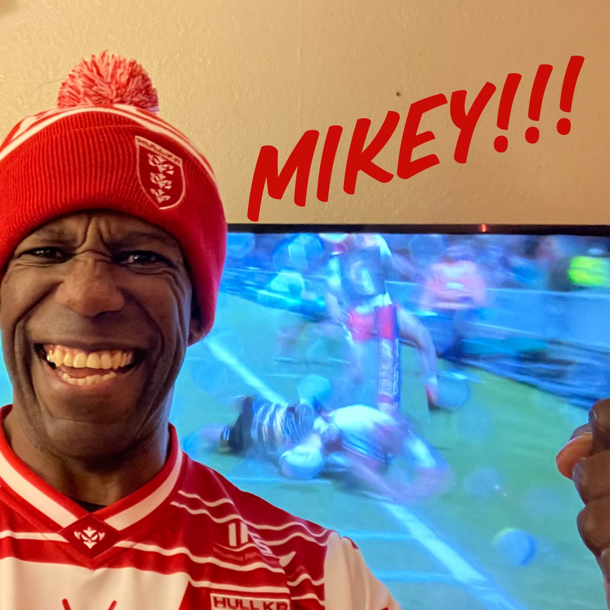 soulphoenix's tweet photo. @Betfred @TheSportsman @TheChallengeCup 😁🏉❤️💪🏾
#UpTheRobins https://t.co/hHGKoc1IGp