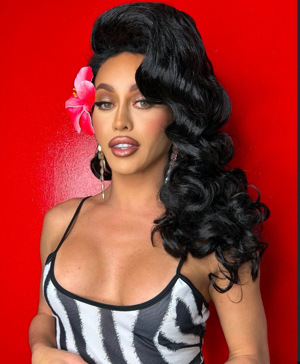 Drag_Crave's tweet image. Sasha Colby looks perfect in new photos.