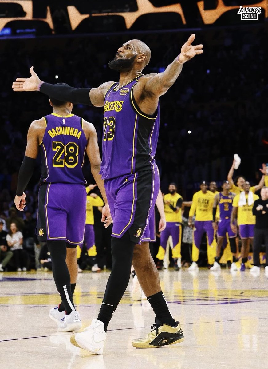 TheLakersAve's tweet image. Last Night: LeBron dropped 42 PTS w/ 
6 3PM 🎯 2 Years Ago: LeBron scored 
his 38,390th PT becoming the All-Time
Leading Scorer in NBA! #LakeShow 

#StriveForGreatness #Uninterrupted