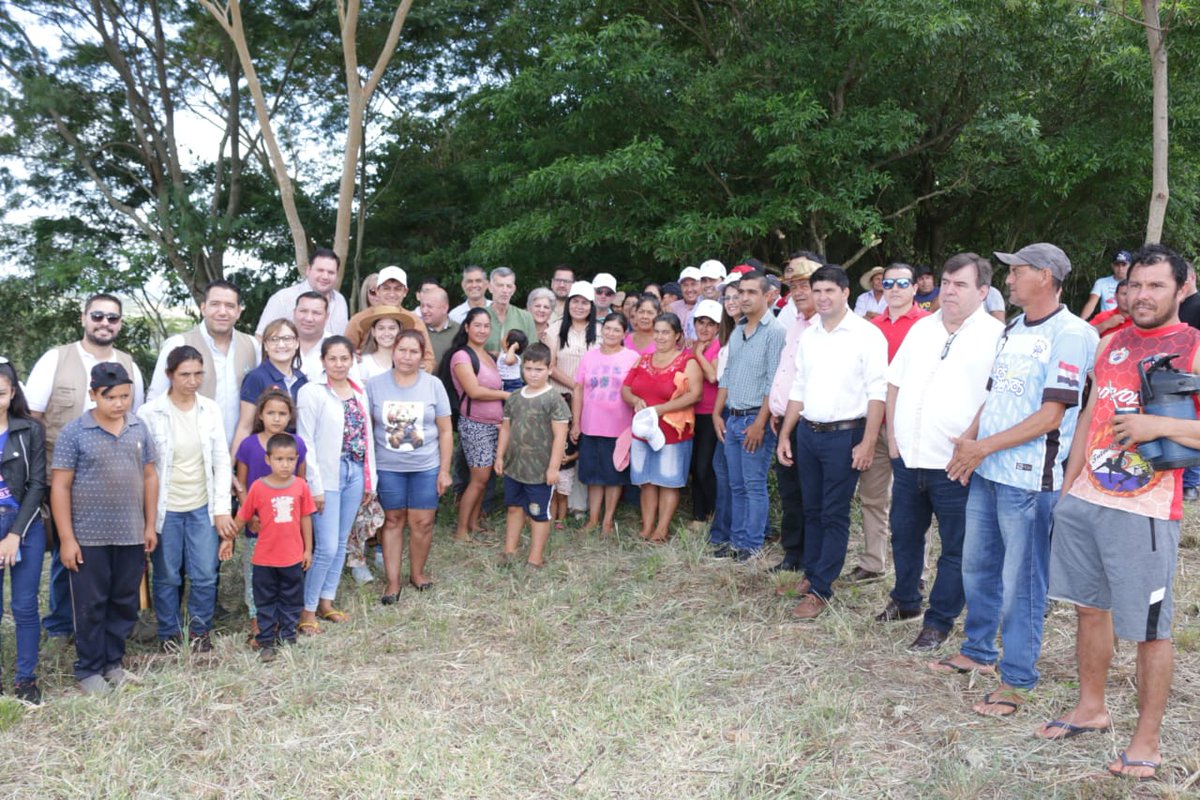 Luis Benítez (@luisbenitez_py) on Twitter photo 📍#Itapúa Las máquinas ya están trabajando en las Compañías Poncho y Ka'aguy Rory, para que unas 100 familias del distrito de Alto Verá, cuenten con servicio de agua potable. Inversión de la <a href="/ebypy/">Entidad Binacional Yacyretá</a> en el marco de la Mesa de Protección Social impulsada por el #GobiernoDelParaguay 📍#Itapúa Las máquinas ya están trabajando en las Compañías Poncho y Ka'aguy Rory, para que unas 100 familias del distrito de Alto Verá, cuenten con servicio de agua potable. Inversión de la <a href="/ebypy/">Entidad Binacional Yacyretá</a> en el marco de la Mesa de Protección Social impulsada por el #GobiernoDelParaguay