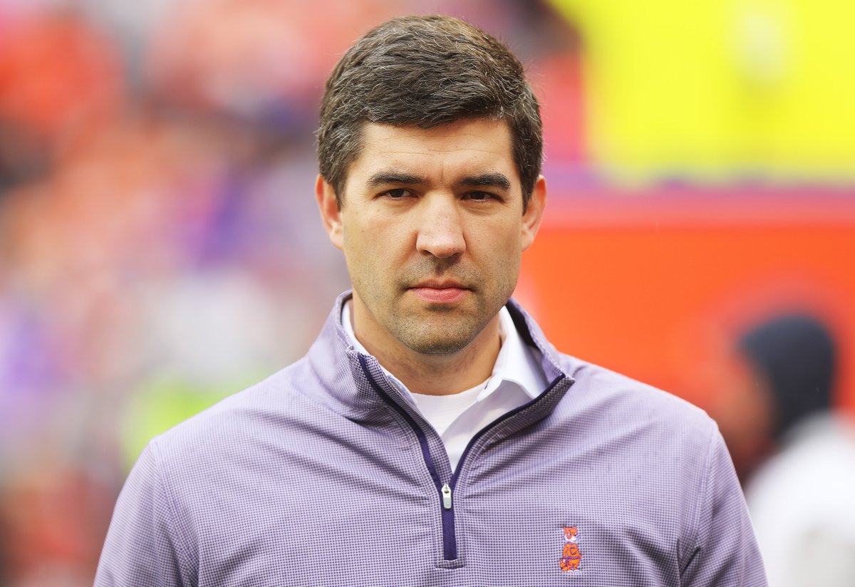 If there were ever any questions at the outset about whether Graham Neff was too young or too unseasoned or too whatever to handle the job of #Clemson's Director Of Athletics, those have probably been put to rest now. 
clemson.rivals.com/news/all-the-q…