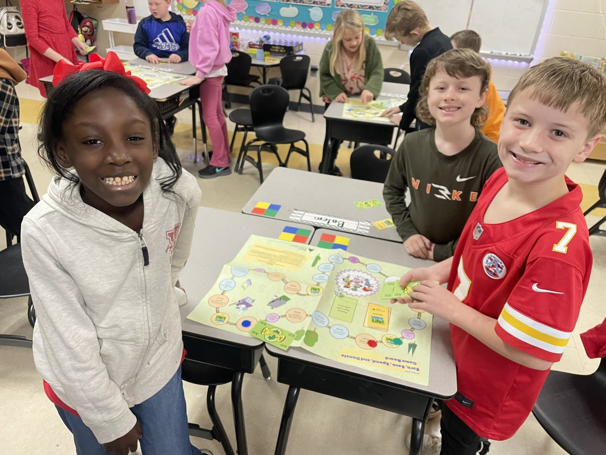 ParkView_Knight's tweet image. Today, we welcomed Junior Achievement for #JAinADay! 🎉 Our students are gaining real-life skills and experiences that will shape their futures. What life skills do you think are most important? 💡 #Education #FutureLeaders