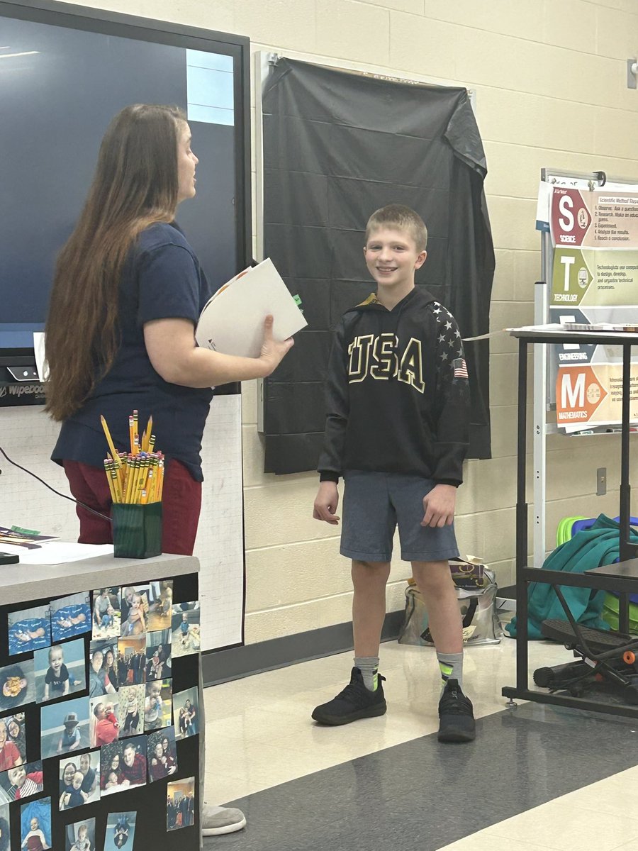 ParkView_Knight's tweet image. Today, we welcomed Junior Achievement for #JAinADay! 🎉 Our students are gaining real-life skills and experiences that will shape their futures. What life skills do you think are most important? 💡 #Education #FutureLeaders