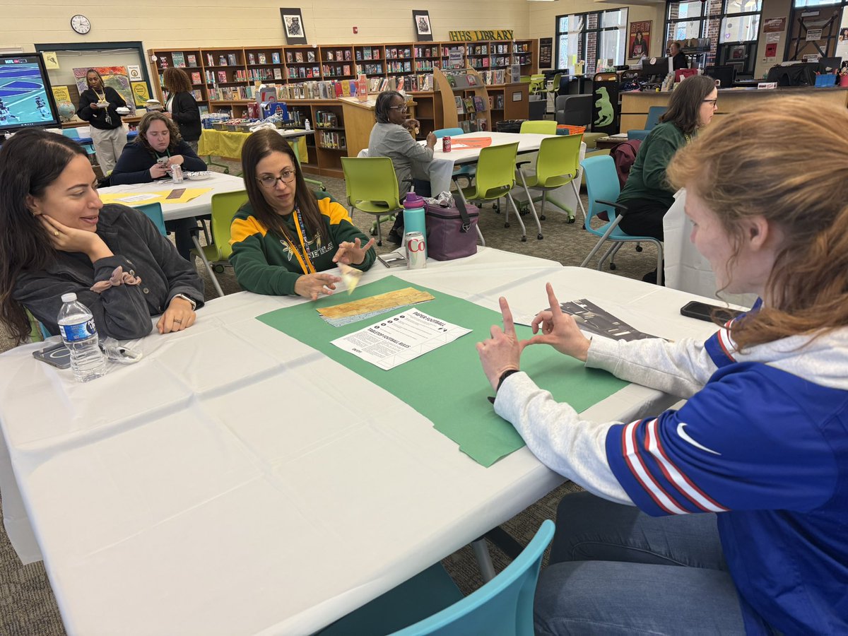 hhs_prncpl's tweet image. It was a great “SOUP-er” Bowl lunch celebration for our Warrior staff today. No matter what team wins this weekend, the Warrior staff are the real winners!!! @HenricoHighSch 💚💛