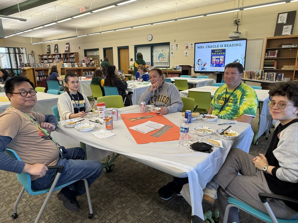 hhs_prncpl's tweet image. It was a great “SOUP-er” Bowl lunch celebration for our Warrior staff today. No matter what team wins this weekend, the Warrior staff are the real winners!!! @HenricoHighSch 💚💛
