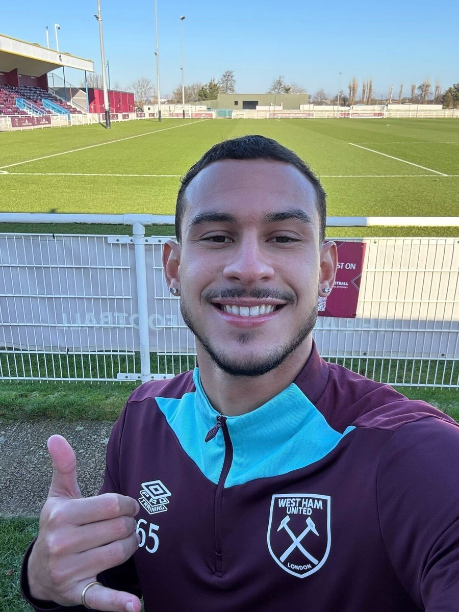 ⚓️ Wanderers striker Tiago Coimbra is currently in England, training with West Ham United’s U21s 👊

A great opportunity for valuable training and game experience with one of the top development sides in England ahead of our 2025 <a href="/CPLsoccer/">Canadian Premier League</a> season ⚽️

#TogetherFromAways #COYW