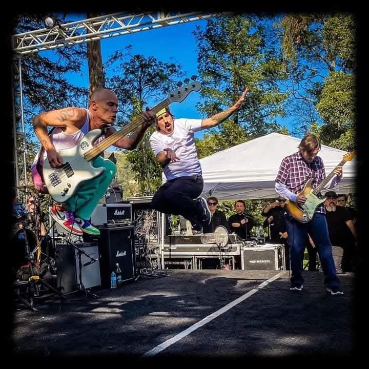 RHCP Argentina tweet media