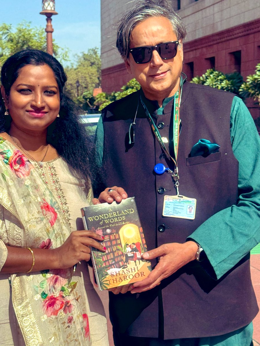 ShashiTharoor's tweet photo. Delighted when fellow @incindia LokSabha MP, Dr Kavya K from Warangal, brought me one of my books for signature. The pleasure of reading is one i am always happy to share! https://t.co/HwW5h3s1vJ