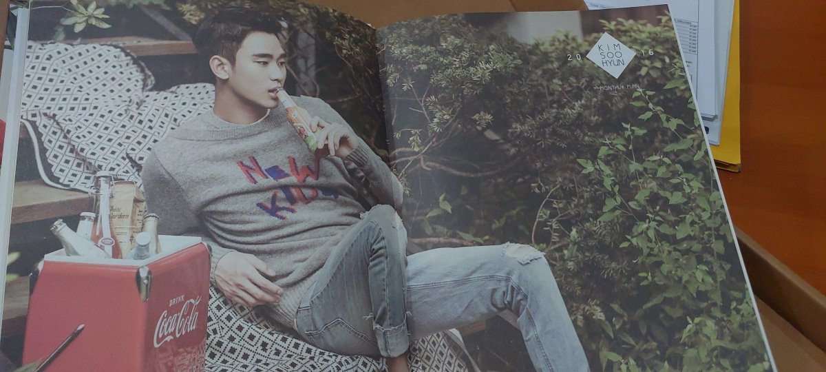 kimhanna_29's tweet photo. Gambar SG 2024 kimsoohyun bermunculan π₯°π
Flash back ke 2016 SG kimsoohyun masih muda bibit bibit anak rebelnya ada banget π€£π€π€ #KimSooHyun #2016SG https://t.co/bJrqxTkgjo