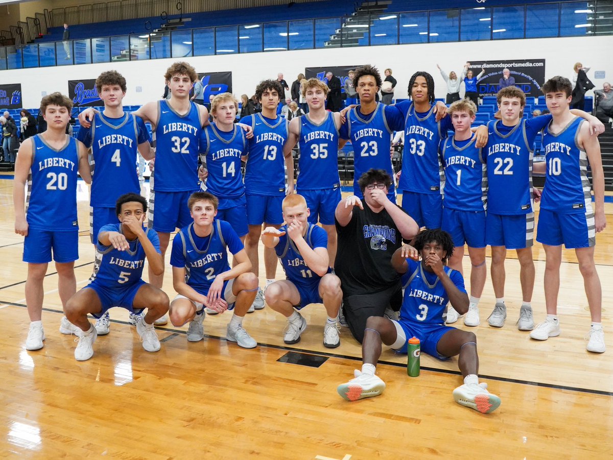 Liberty Boys Basketball (@olhsboysbball) on Twitter photo π¨ SEVEN IN A ROW π¨
Great team effort at Bradley tonight for yet another program sweep!! π§Ή 
π΅ Patriots - 74 
βͺοΈ Jaguars - 46 
Right back at it tomorrow for the last home game of the regular season vs Cincinnati Elder at 4:30/6:00/7:30 PM!
#GoPatriots π π¨ SEVEN IN A ROW π¨
Great team effort at Bradley tonight for yet another program sweep!! π§Ή 
π΅ Patriots - 74 
βͺοΈ Jaguars - 46 
Right back at it tomorrow for the last home game of the regular season vs Cincinnati Elder at 4:30/6:00/7:30 PM!
#GoPatriots π