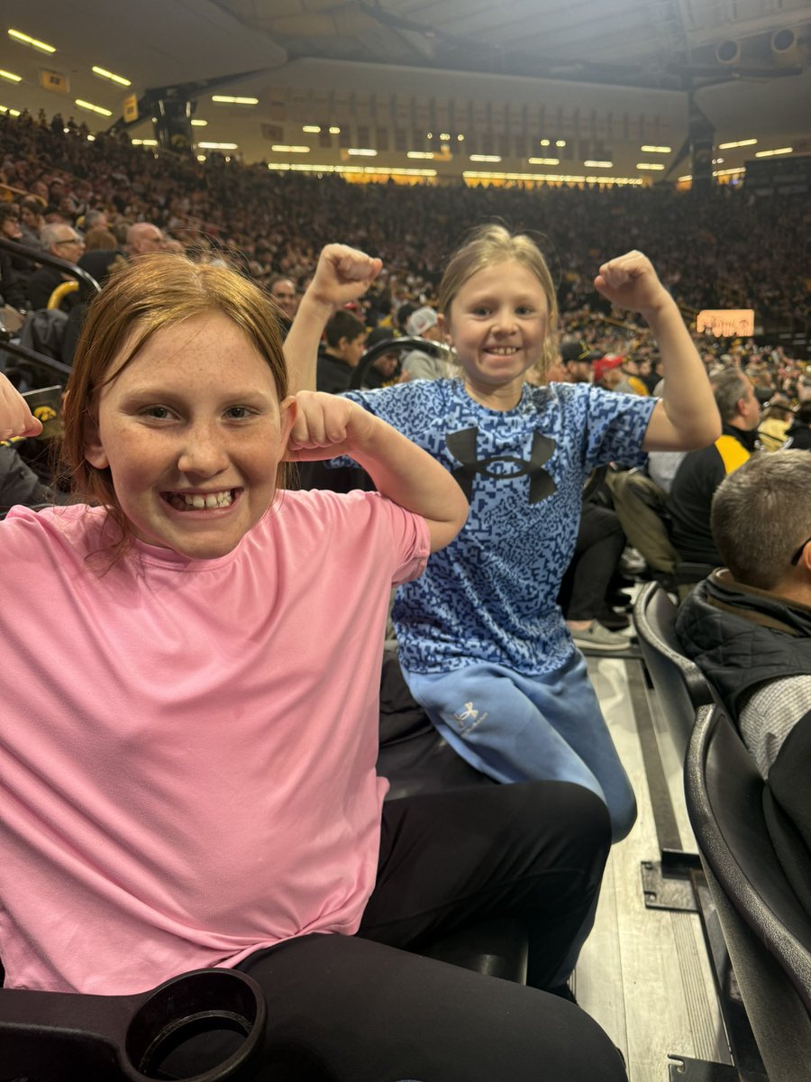 FireMedicFye's tweet photo. Go hawks! 

#fightforiowa https://t.co/rvx0ICvLhZ