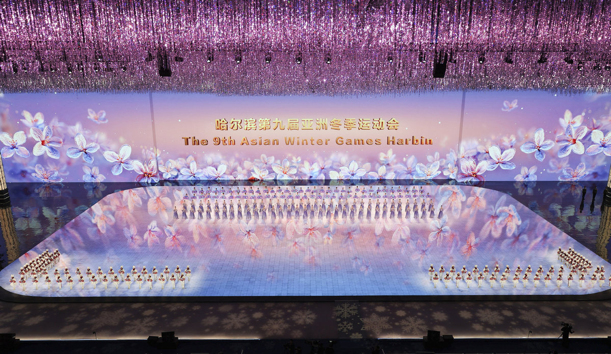siqin1997's tweet photo. ❄️Featuring an extensive display of local culture and a high-tech visual feast, a spectacular gala show captured the imagination of the continent on Friday night, as President Xi Jinping declared the 9th Asian Winter Games in #Harbin open. #AsianWinterGames #OpeningCeremony https://t.co/UvLSrp5Wd6