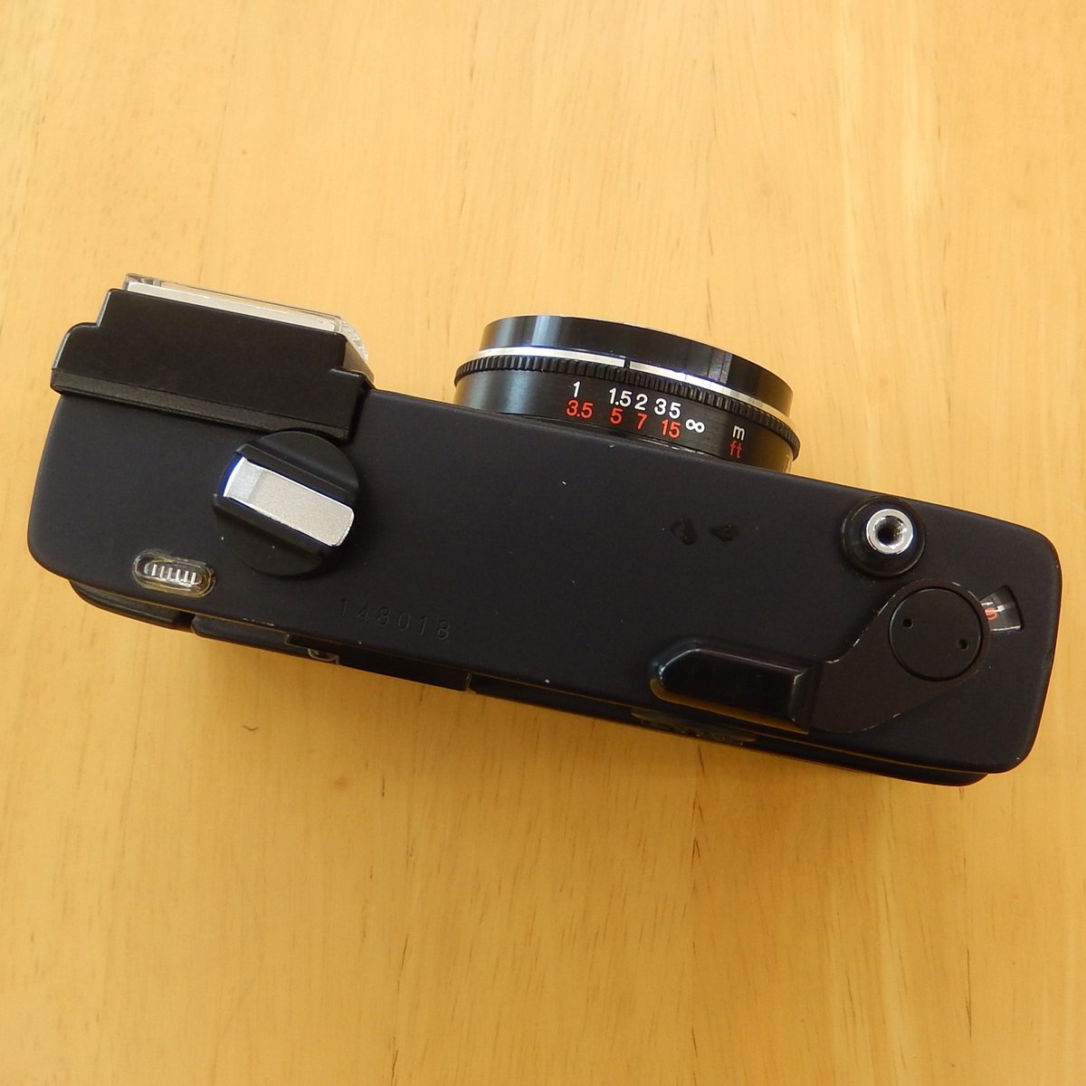 champcamera's tweet photo. 中古 #KONICA #C35_EF(#オーバーホール済) ¥23,000 By #みすずが丘(#あざみ野)
1974年に発売された世界初ストロボ内蔵型フィルムコンパクト。
#HEXANON 38mmF2.8レンズのシャープな写りを手軽に楽しめる安心の整備済カメラです。
#フィルムカメラ #コニカ
https://t.co/d7vC5uUSjK https://t.co/VCFCdg1GoH