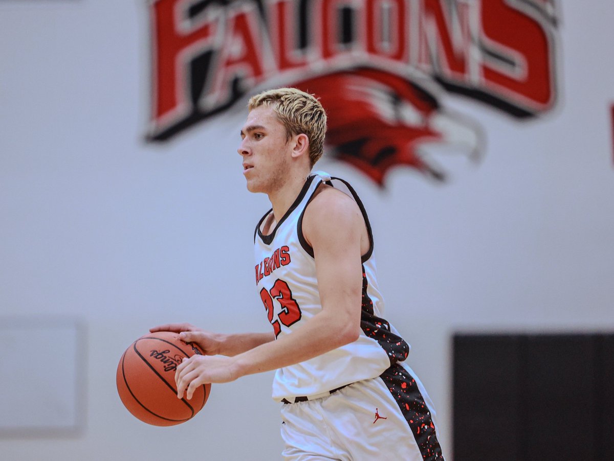 Allendale's Alex Genuise reaches 1,000 career points.
STORY: westmichiganballers.com/news/allendale…