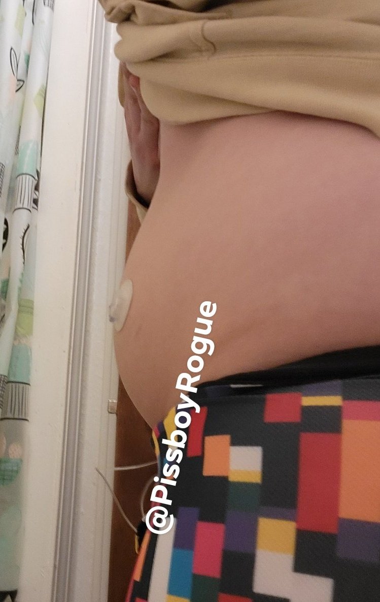 Right before I lost it and pissed like 1200mLs 😖❤️