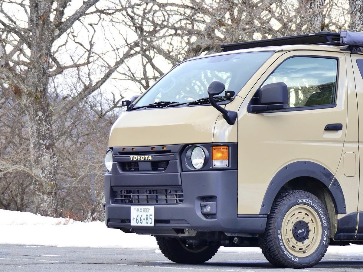 【#MONOBOX #ハイエース】

📦MONOBOX📦
想い出を運ぶギフトボックス

MONOBOX丸目標準装備✨
3列シート 8人乗りキャンピング登録
👉monobox-jp.com

🟨個人様
最寄りの取扱店をご紹介

🟫業者様
取扱店募集中✨

#丸目ハイエース #丸目 #雪道
#HIACE #BRUTwheels #ARB