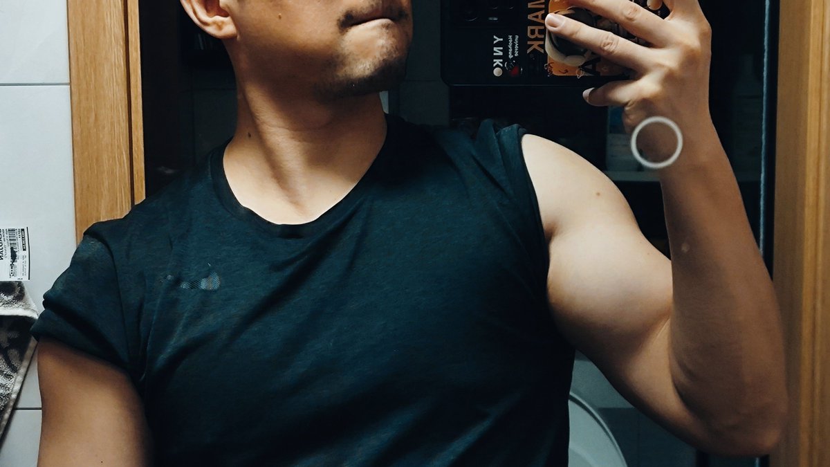 Magicduckling's tweet image. 上面还是下面？