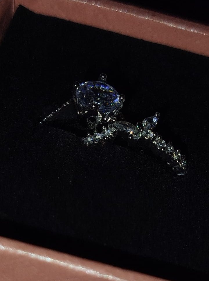 ryanisilvaa's tweet photo. 💙💍🦋💎 https://t.co/siSclR5kLX