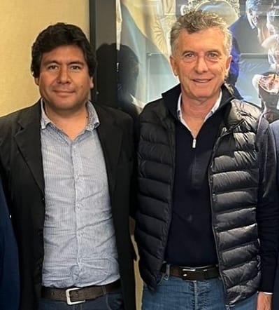 El mejor presidente cumple 66 años... como dice la canción 
Llevas la luz de mi bandera
Y el don de la sinceridad 🎵
Confío más en vos que en todo
Lo que pueda imaginar 🎶

#FelizCumpleMauricio