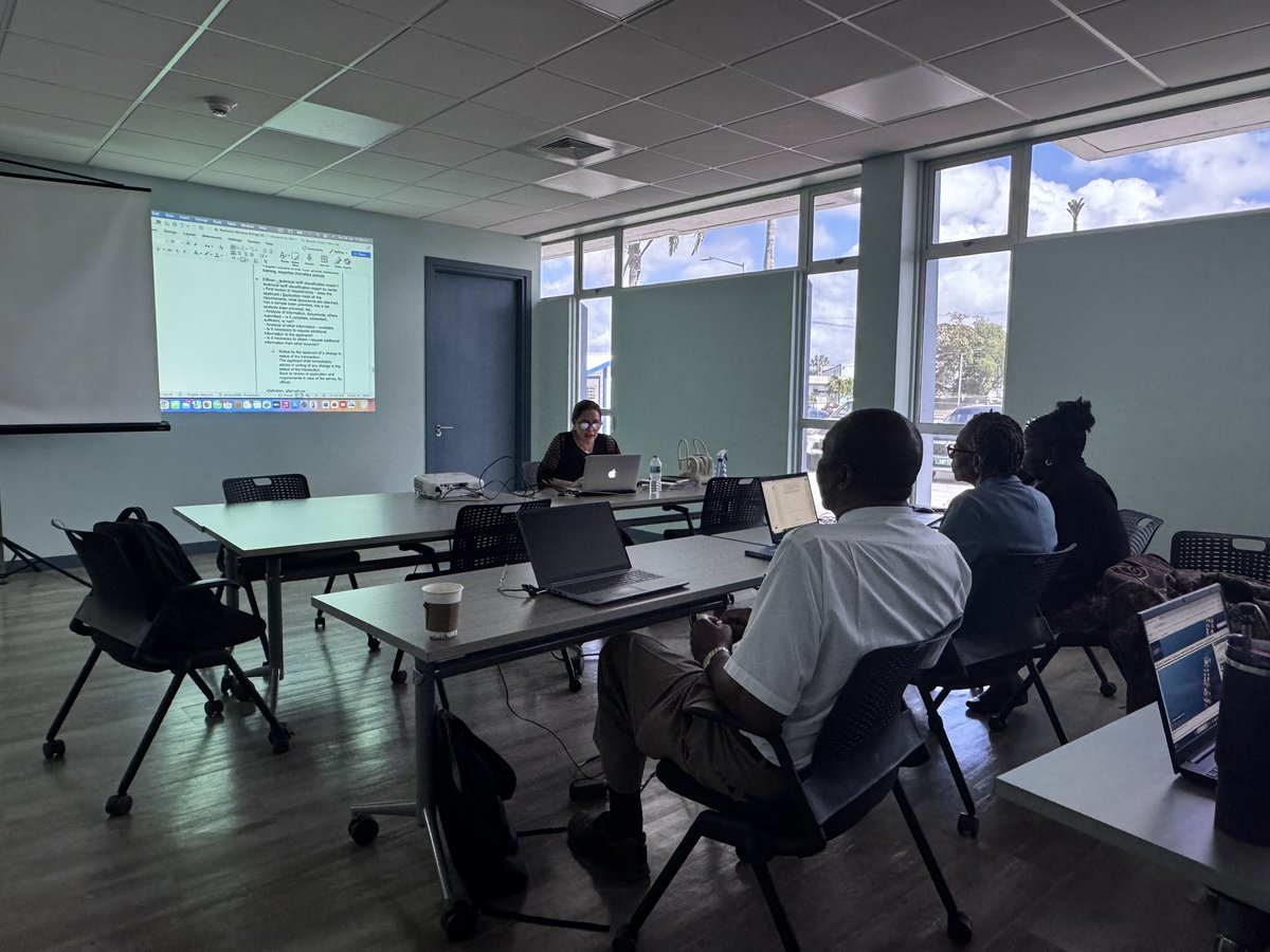 Selvinlm's tweet photo. CARTAC @IMFNews provides technical assistance to the #Barbados #Customs and #Excise Department #BCED to adopt #AdvanceRuling procedures, to help comply with its implementation commitments under the @wto Trade Facilitation Agreement @imfcapdev @EUinBarbados https://t.co/w9jOsW7BvU