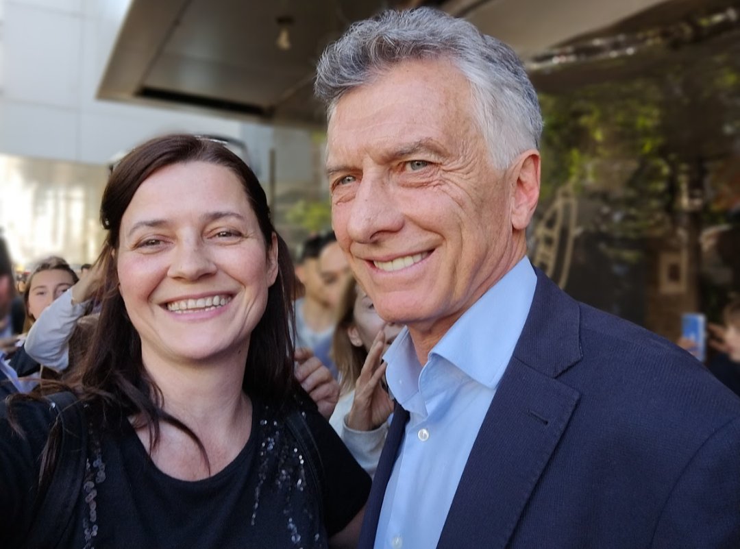 #FelizCumpleMauricio te deseo la mayor felicidad del mundo mi querido presidente <a href="/mauriciomacri/">Mauricio Macri</a> 😍🎂🎁 faltan 8 minutos para el 8/2. 🎉🎊